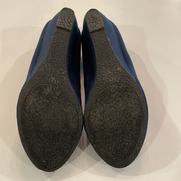 Shoe Woo Alicial navy canvas wedge sandals, size 6.5 - Picture 7 of 7